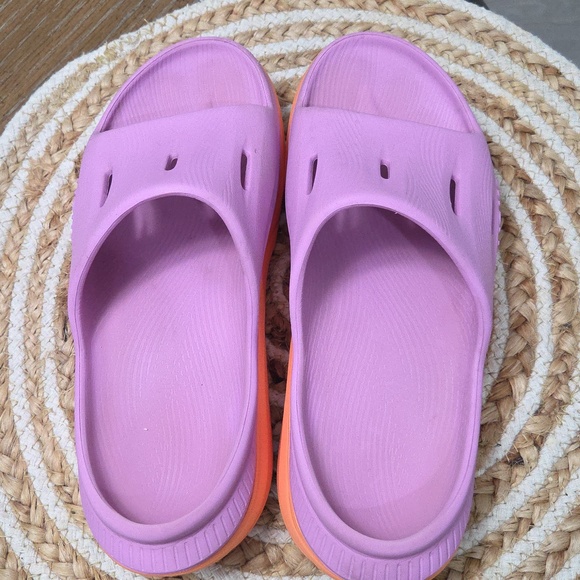 Hoka One Ora Recovery Slide, Size 4Y/ Womans 7 - Picture 6 of 8